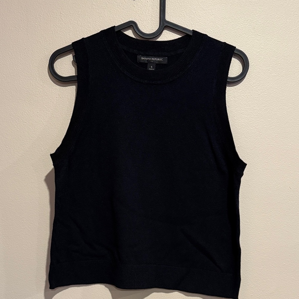 💜Banana Republic Sleeveless Black Vest/Tank Top Versatile Casual Minimalist cute - Picture 3 of 6